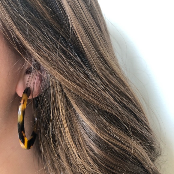 The Classic C Shaped Tortoise Shell Resin Earring - Picture 4 of 5